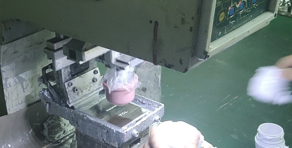 環(huán)科模具-對外試模